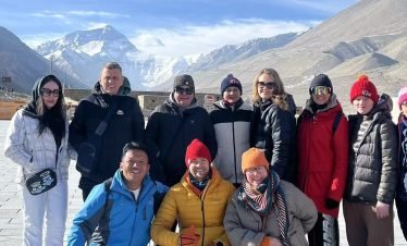 Mt. Everest and Namtso Lake Group Tour