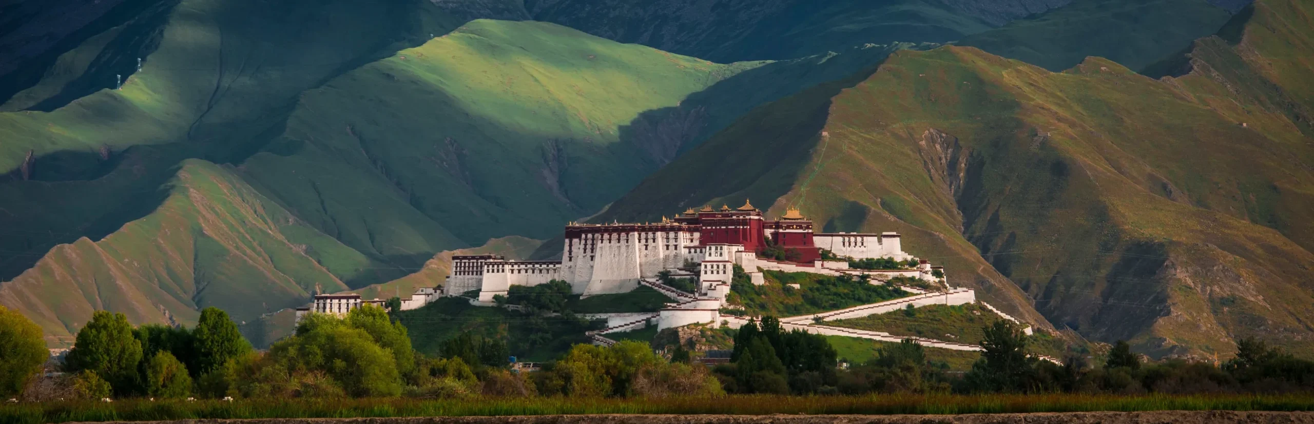 View-on-the-Potala-Palace-from-Lhasa-River