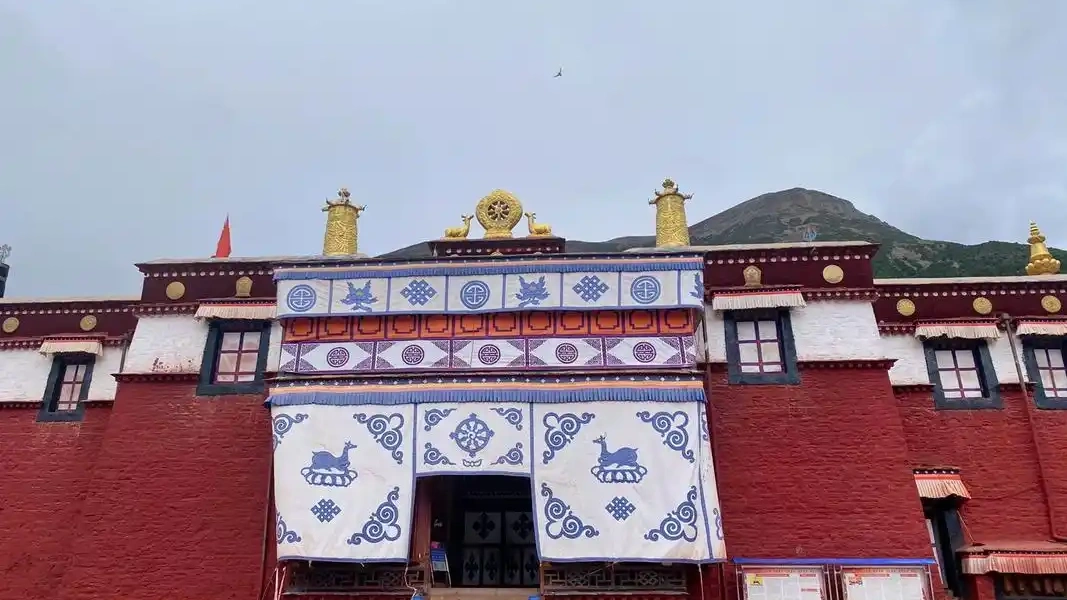 The Perfectly Harmonious World of the Tibetan Sand Mandala
