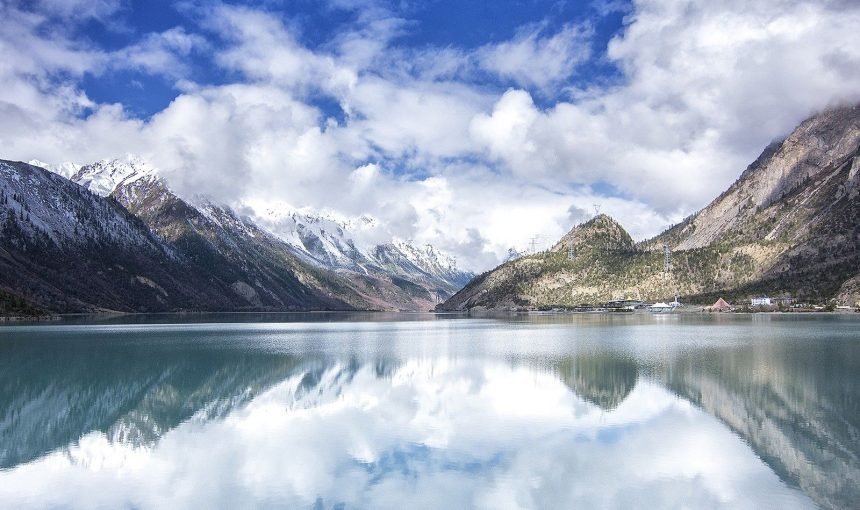 Tibet is on the Road 8 DaysTour