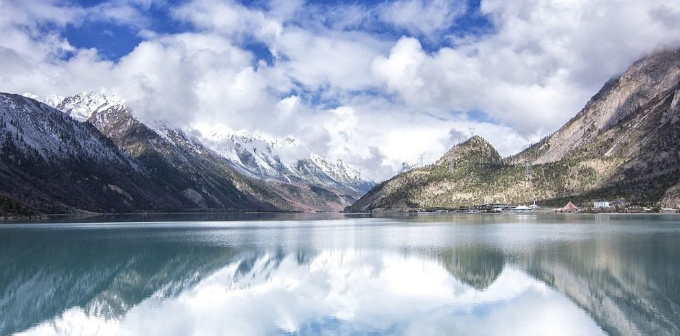 Tibet is on the Road 8 DaysTour