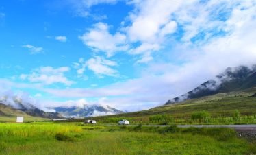 Hiking from Chubu Monastery to Yangbajing