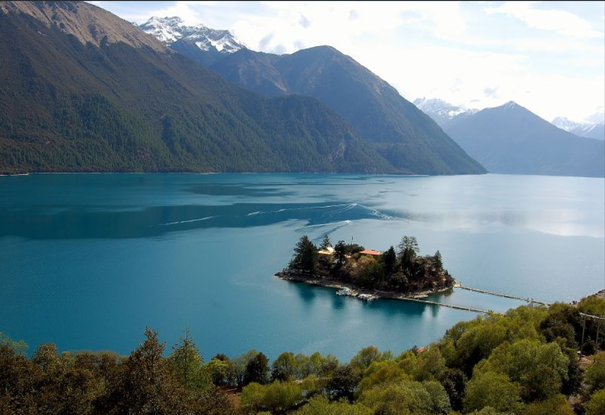Basumtso Lake