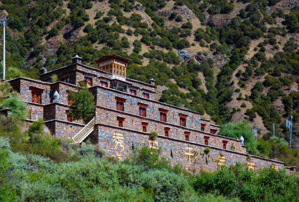 Tibetan architecture - Xiupa Castle