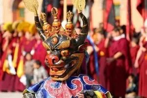 CELEBRATING TRADITIONAL FESTIVALS IN LHASA