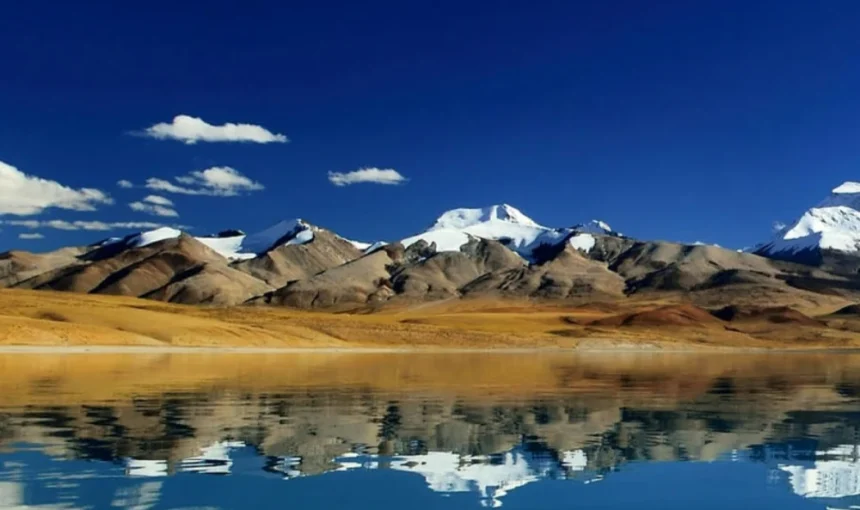 tibetan plateau location with stunning mountain scenery