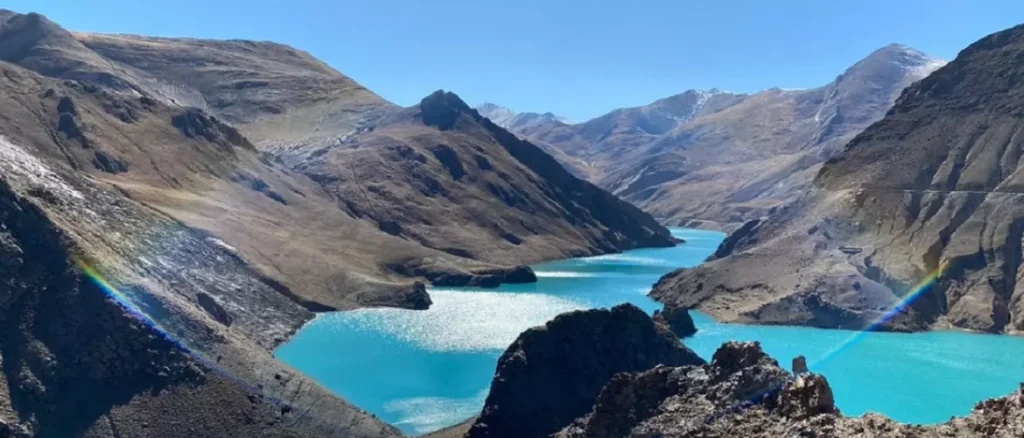 yamdroktso lake